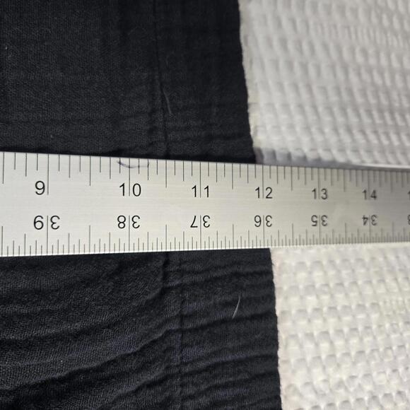 Free People Black Gauze Cotton Cropped Boxy Top Blouse Sz M Keyhole Back Boho - Picture 7 of 7